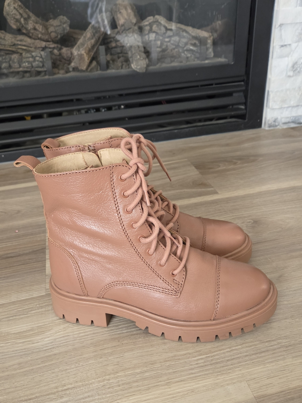 Aldo Genuinr Leathet Women's Lace-Up Combat Boots Size 8